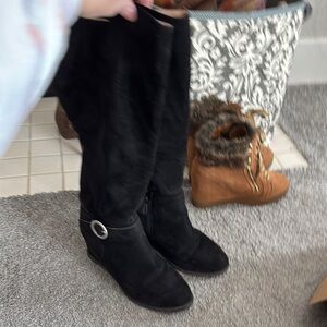 Black Women's Knee-High Boots